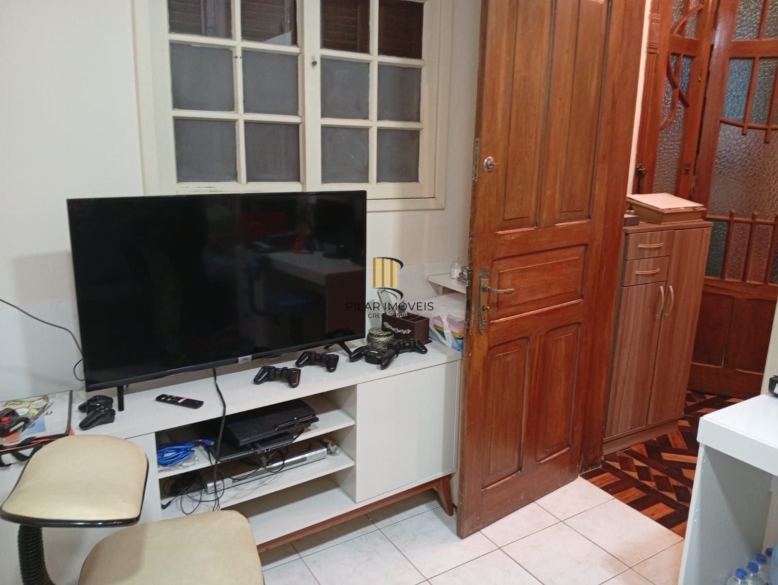 Casa com 5 quartos , 7 banheiros e pátio!