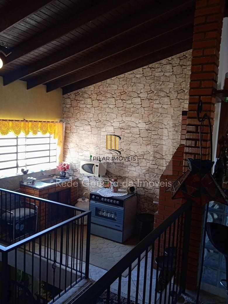 Casa para Venda - 750m², 6 dormitórios, sendo 3 suites, 4 vagas - Partenon