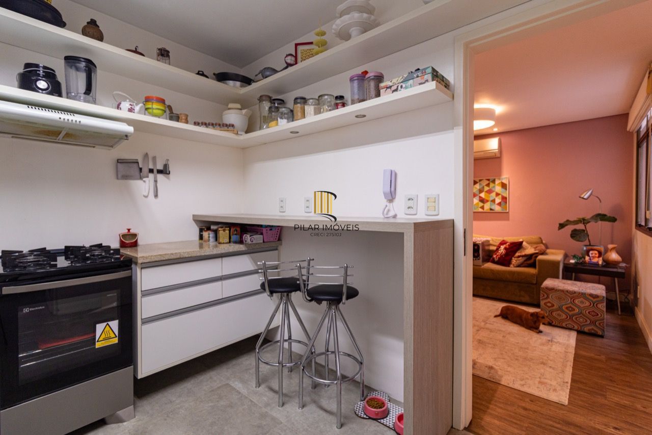 Apartamento 2 Dorm (1 Suíte) com 2 Banheiros, Vaga e Varanda – 87m² na Floresta