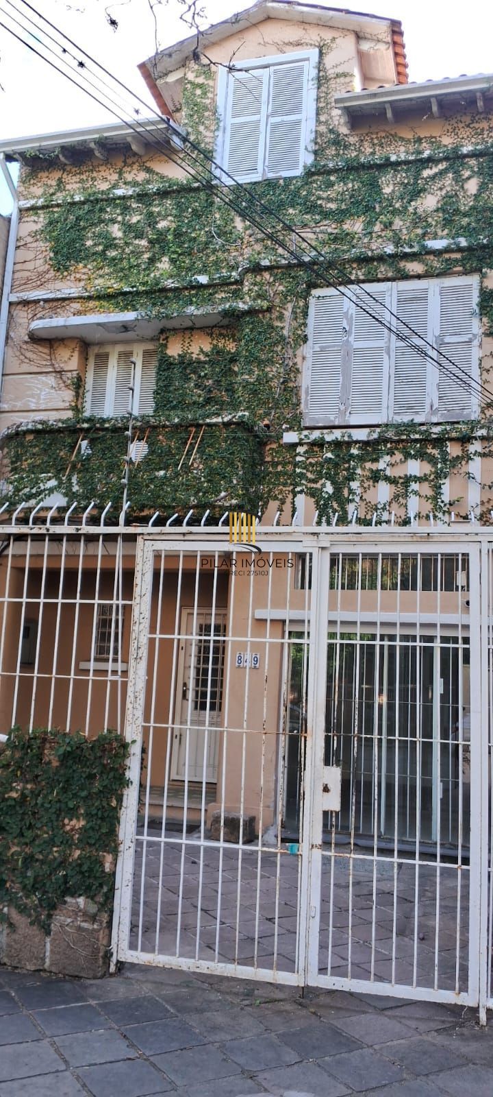 Casa Comercial Reformada no Bairro Rio Branco