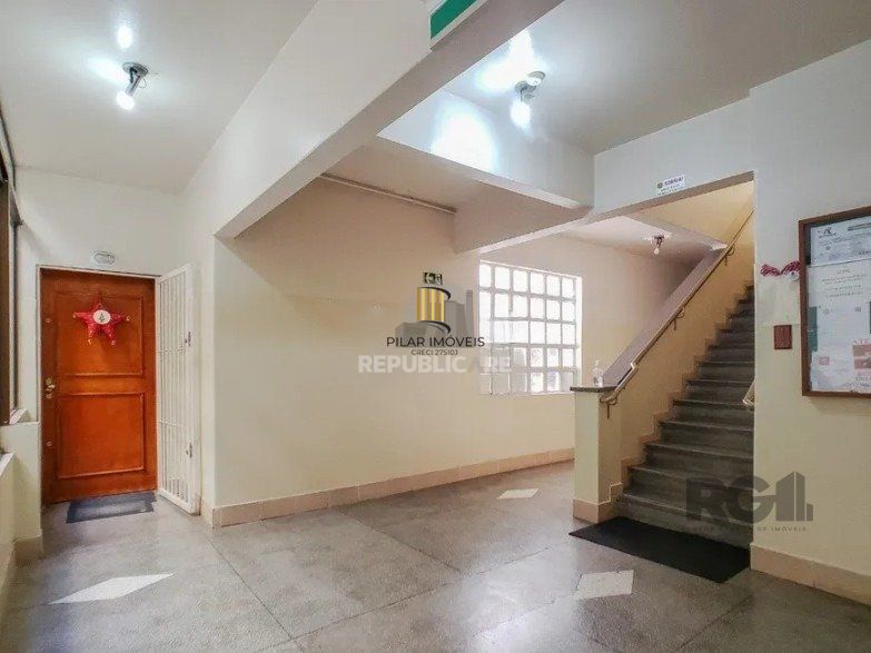 Apartamento de 3 dormitórios, banheiro social e lavabo na Cidade Baixa em Porto Alegre