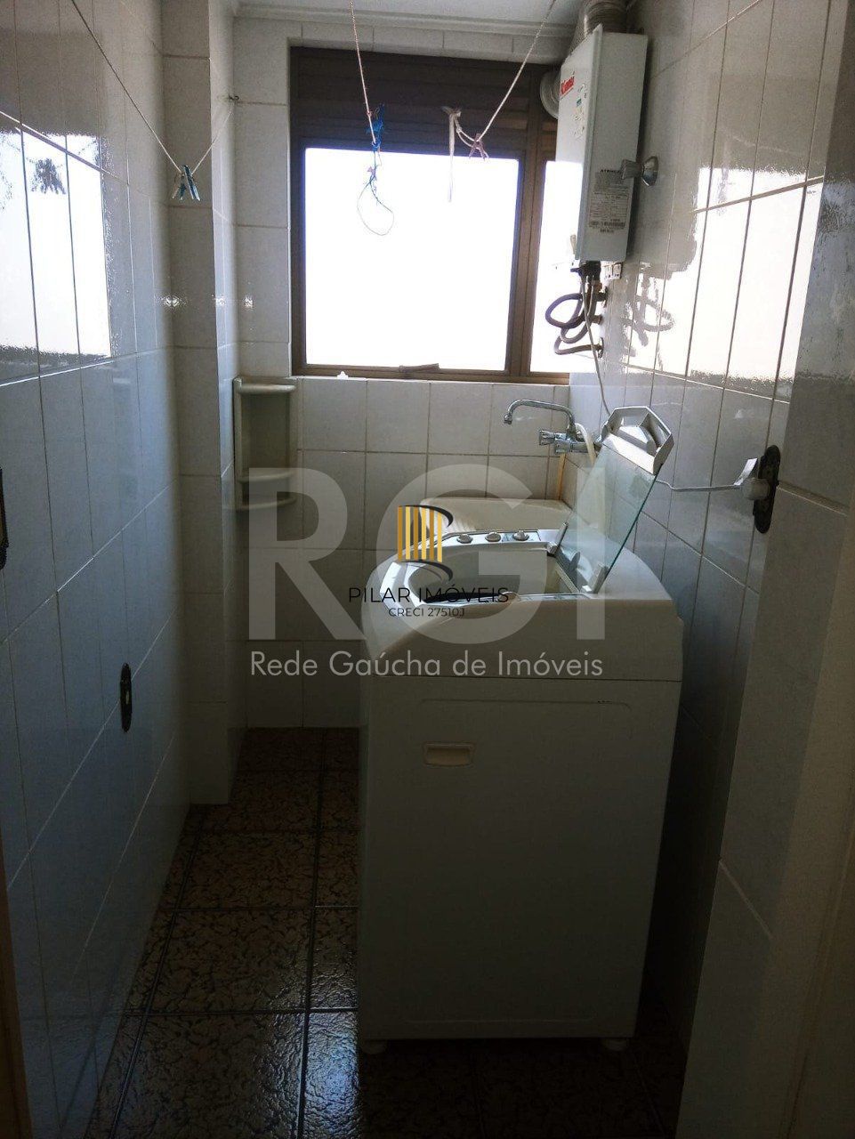 Apartamento desocupado, 2 quartos, andar alto, garagem  na Cidade Baixa.