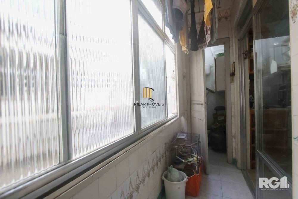 Apartamento de 2 dormitórios em ótima localização na Av. Cristovao colombo.