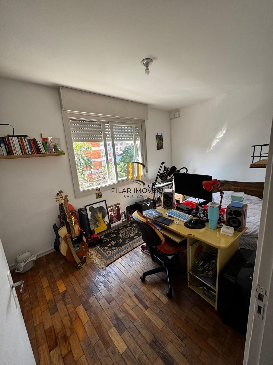 Apartamento de 2 dormitórios, de frente no bairro Menino Deus, em Porto Alegre!