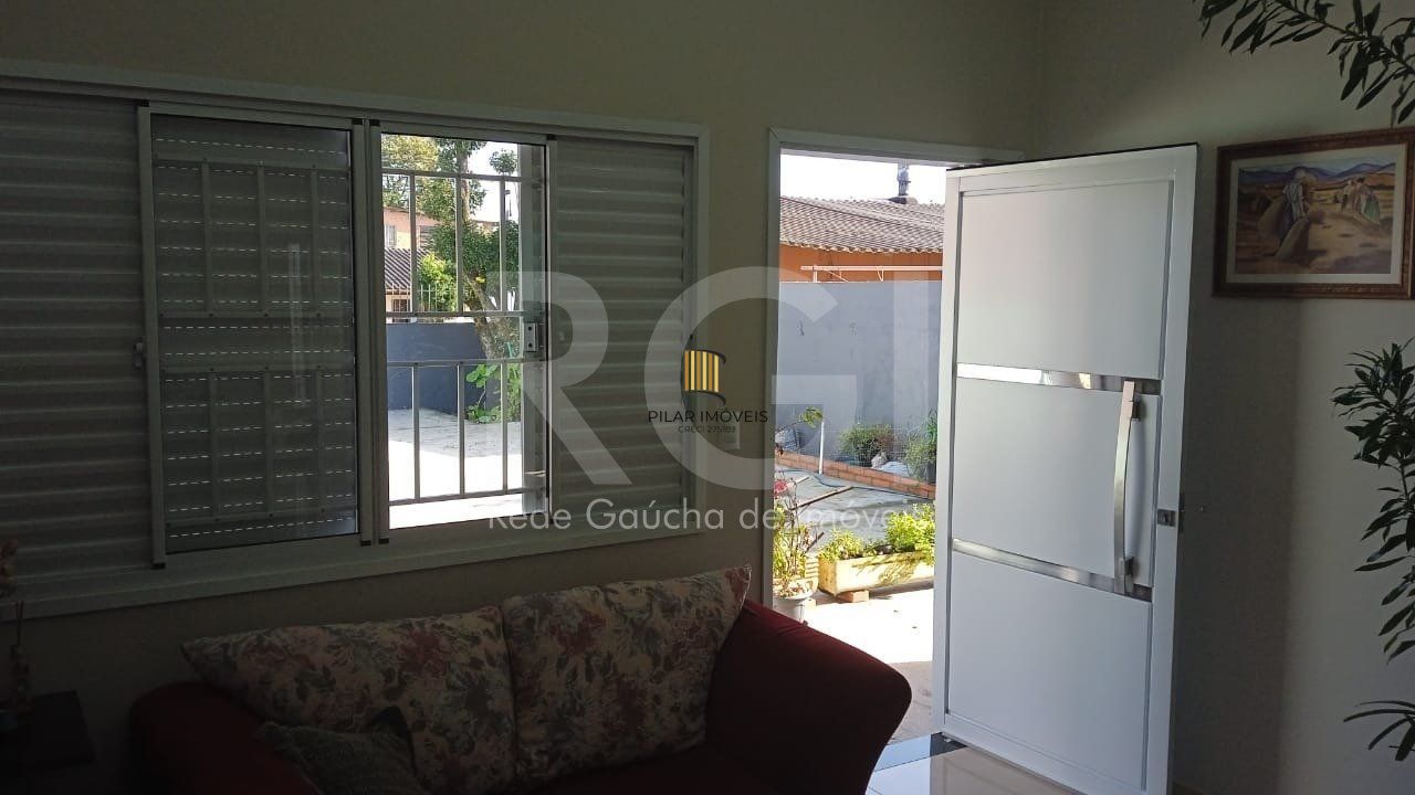 Casa para Venda - 90m², 3 dormitórios, 4 vagas - Maria Regina