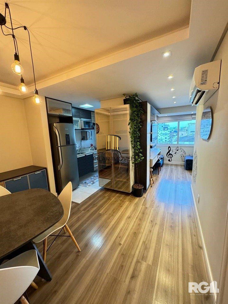 Apartamento de 1 quarto com suíte, mobiliado e 1 vaga de garagem na Cidade Baixa. - Cód. RP390362