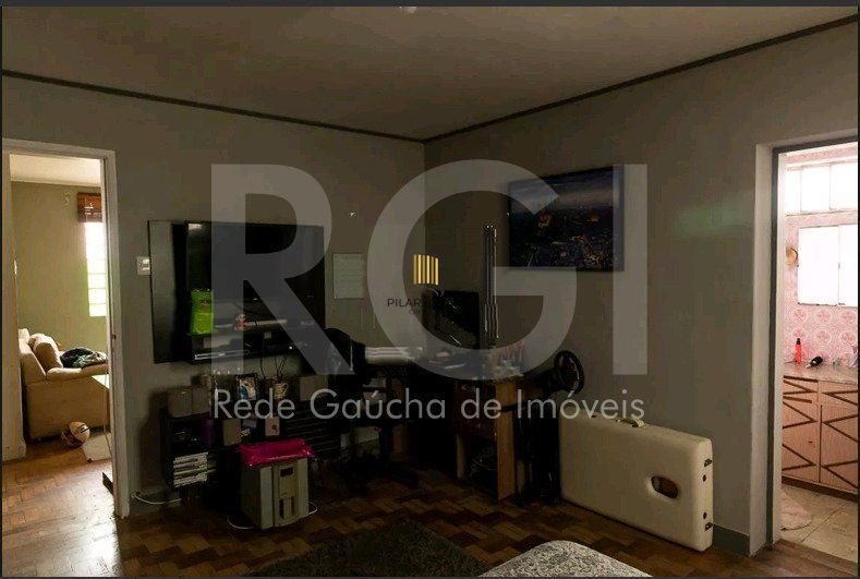 Casa para Venda - 210m², 4 quartos, sendo 1 suites, 4 vagas - Petrópolis