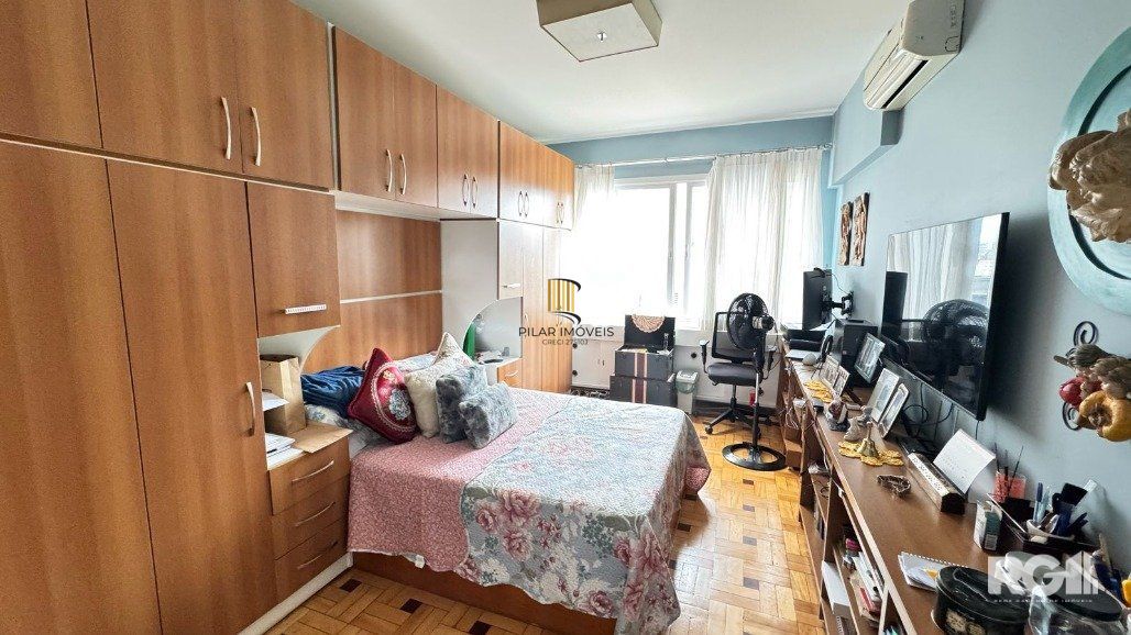 IMOVEL  A VENDA COM 142,30 M²  COM 3DORMITÓRIOS, ESQUINA VENANCIO AIRES