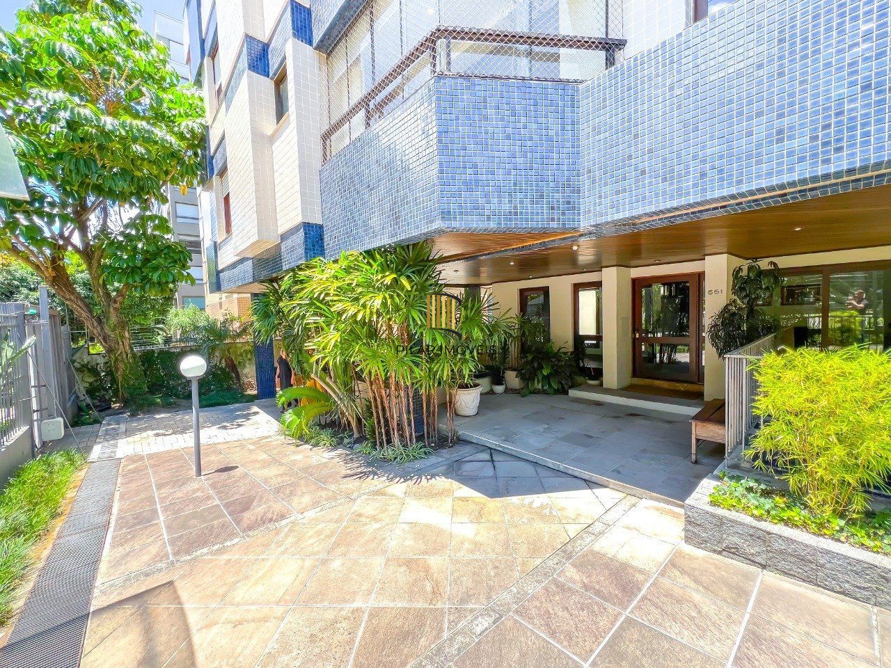 APARTAMENTO DE 143M², 3 DORMITÓRIOS, 1 SUÍTE, 2 VAGAS - BELA VISTA