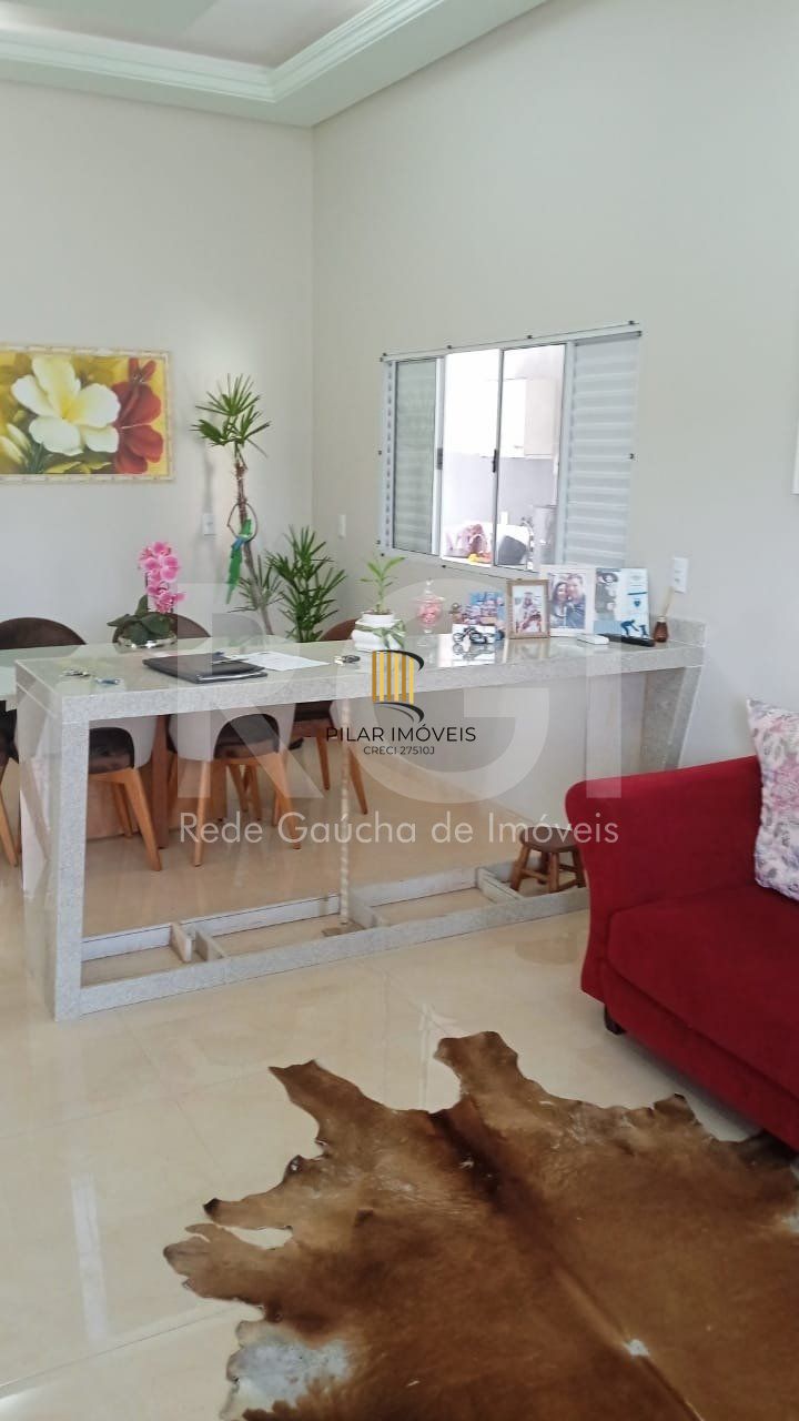 Casa para Venda - 90m², 3 dormitórios, 4 vagas - Maria Regina