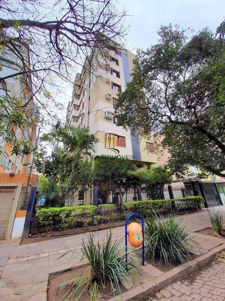 Apartamento-02 Dormitorios-Bairro Santana.