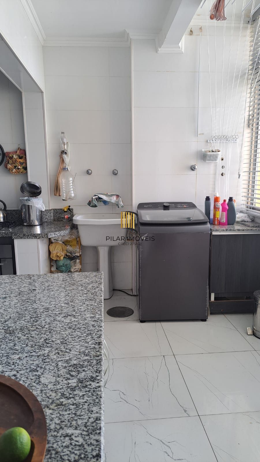 Apartamento  3 dormitórios, de frente com sacada, garagem , elevador, Bairro Cid