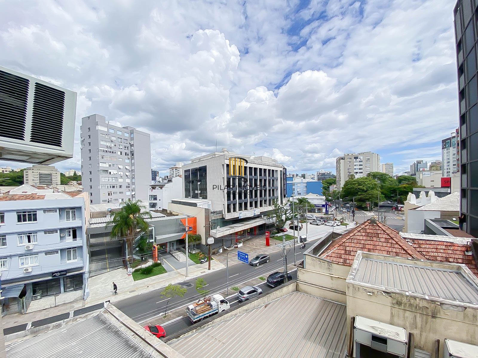 Sala Comercial à Venda na Av. Benjamin Constant – Andar Alto e Portaria