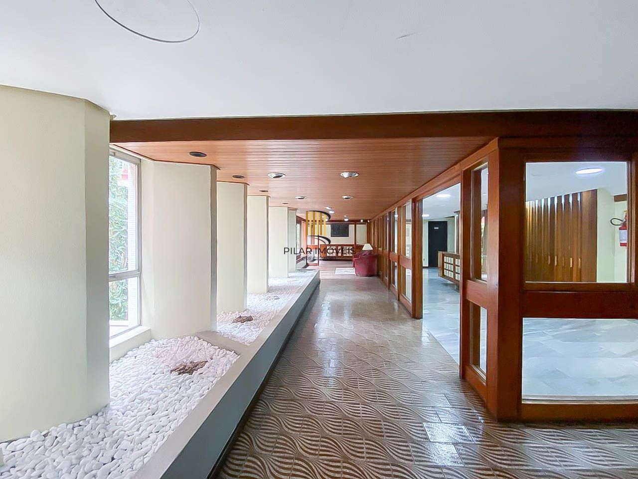 Apartamento 2 Dormitórios com Vaga Coberta e Cozinha Planejada no Bom Fim