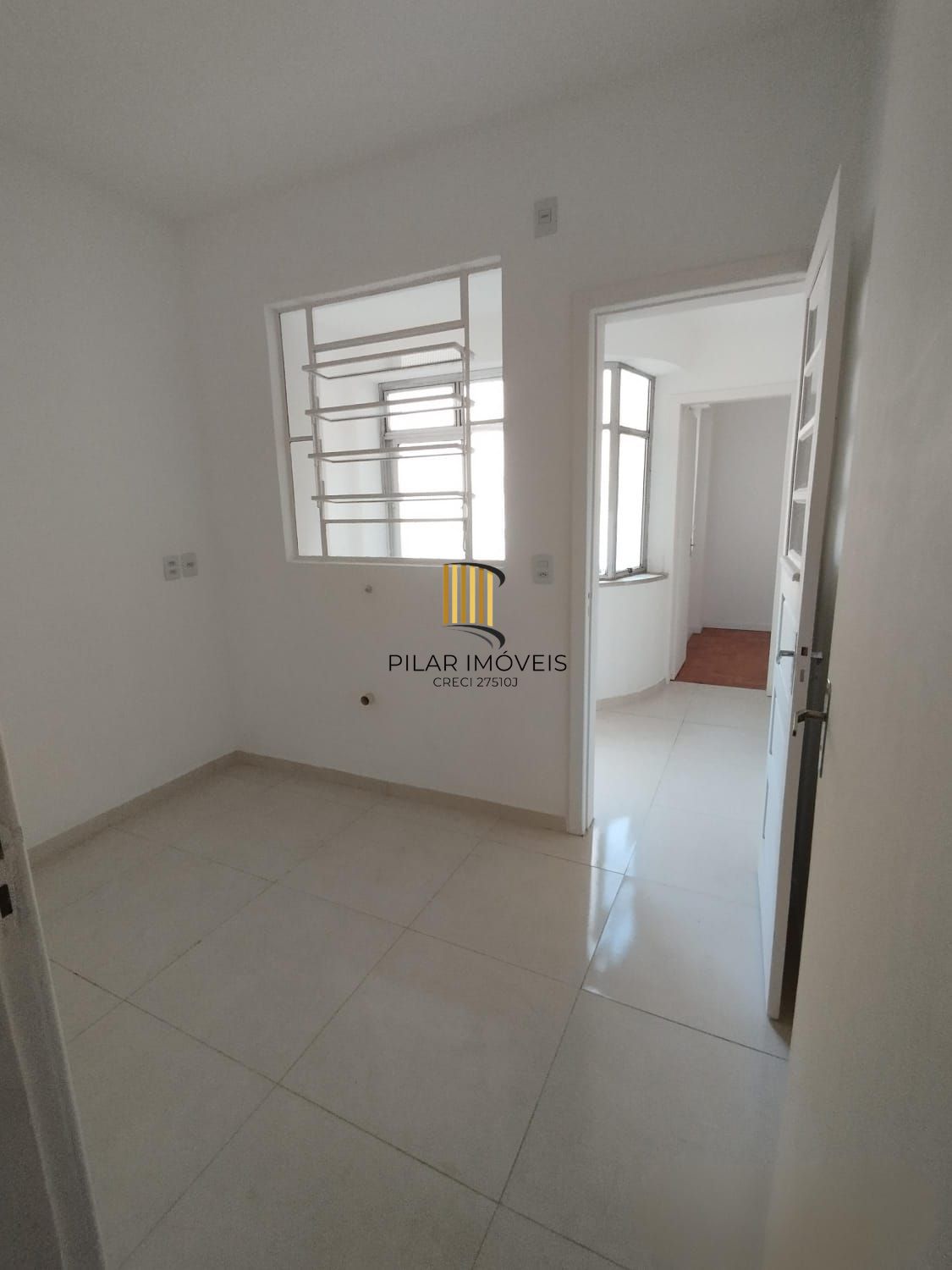 Apartamento de 2 dormitórios com dependência — 75 m² | Rua Riachuelo