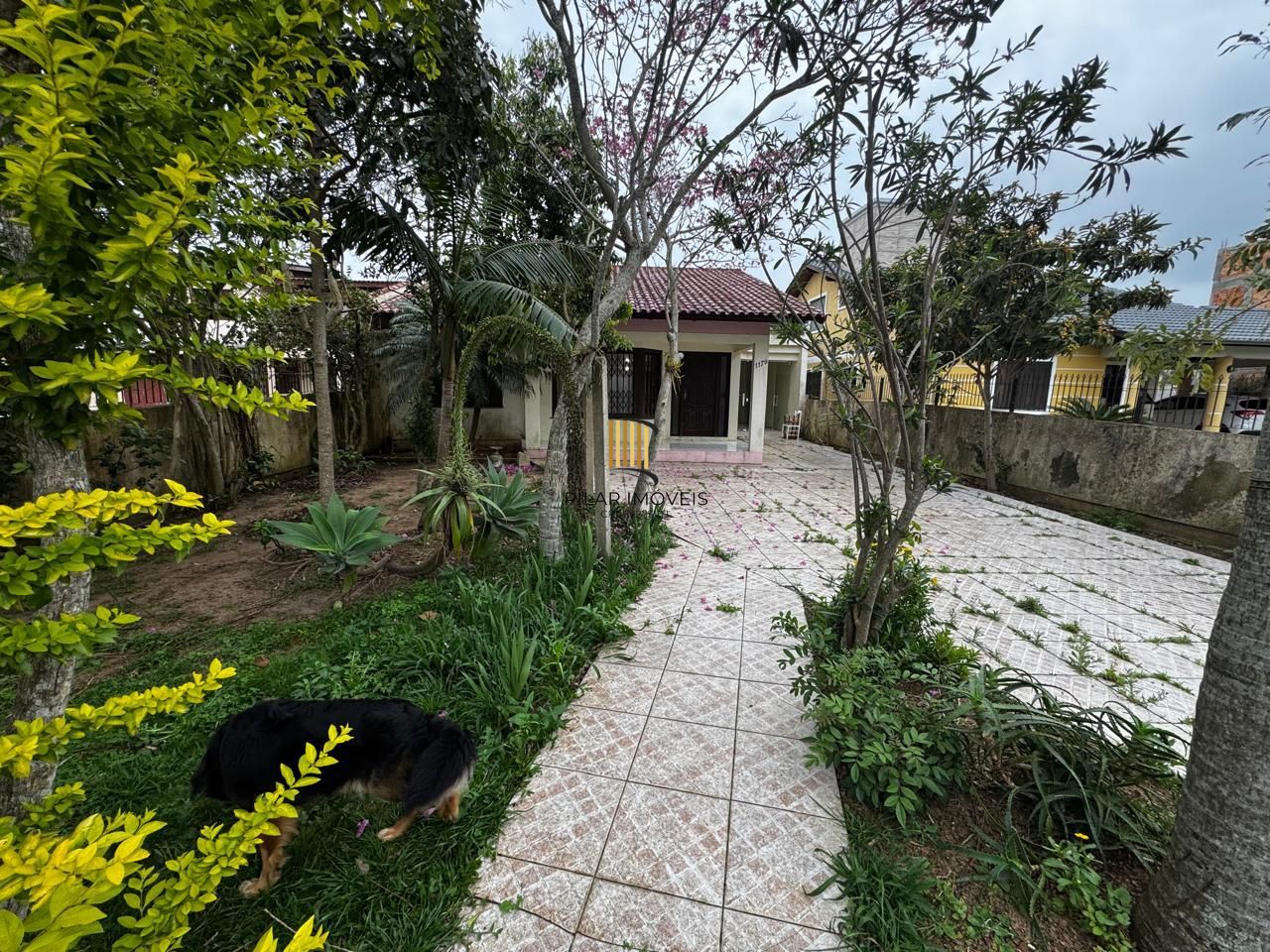 Casa residencial com 4 quartos, 3 banheiros e 1 suíte, localizada na rua Sete de Setembro