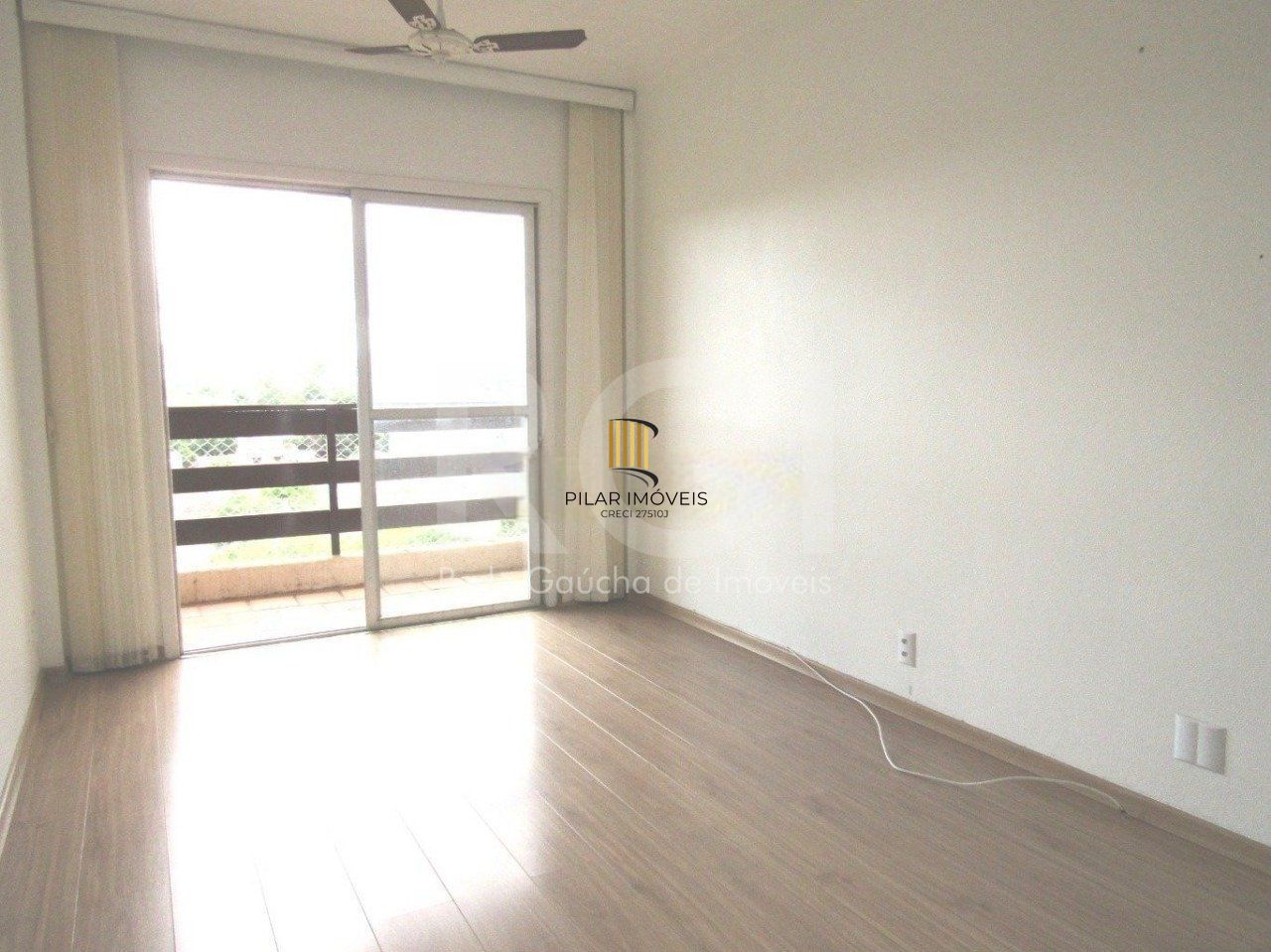 Apartamento 1 quarto com sacada e garagem!