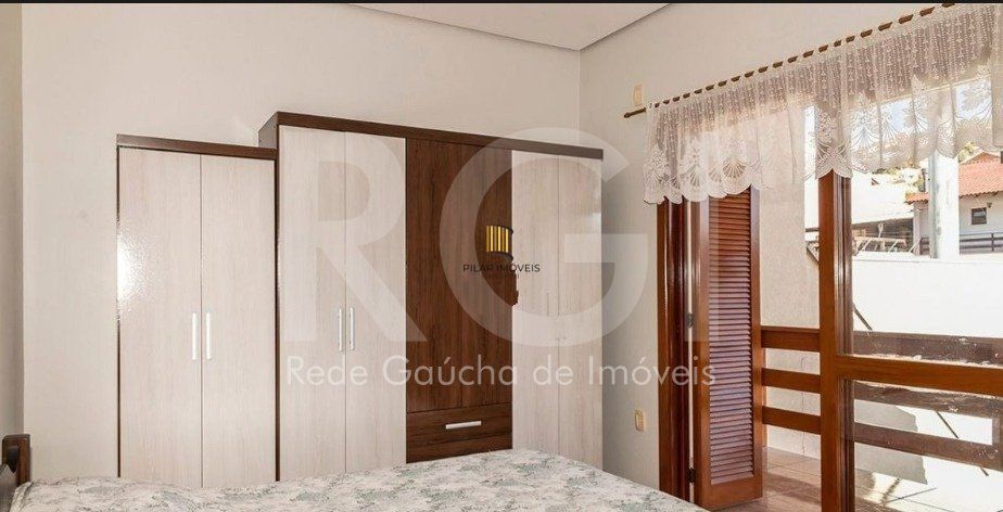 Casa para Venda - 287m², 4 dormitórios, sendo 1 suites, 4 vagas - Partenon