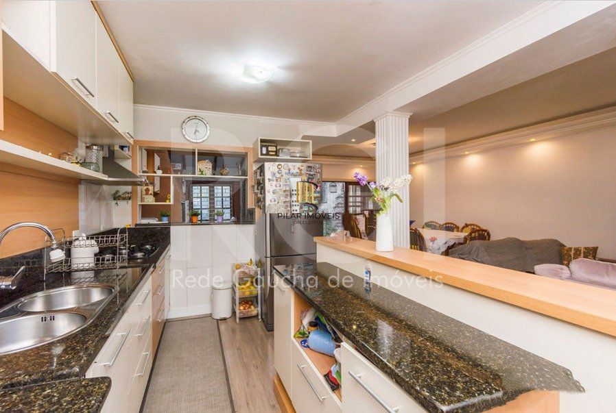 Casa 3 dormitórios à venda Menino Deus Porto Alegre/RS