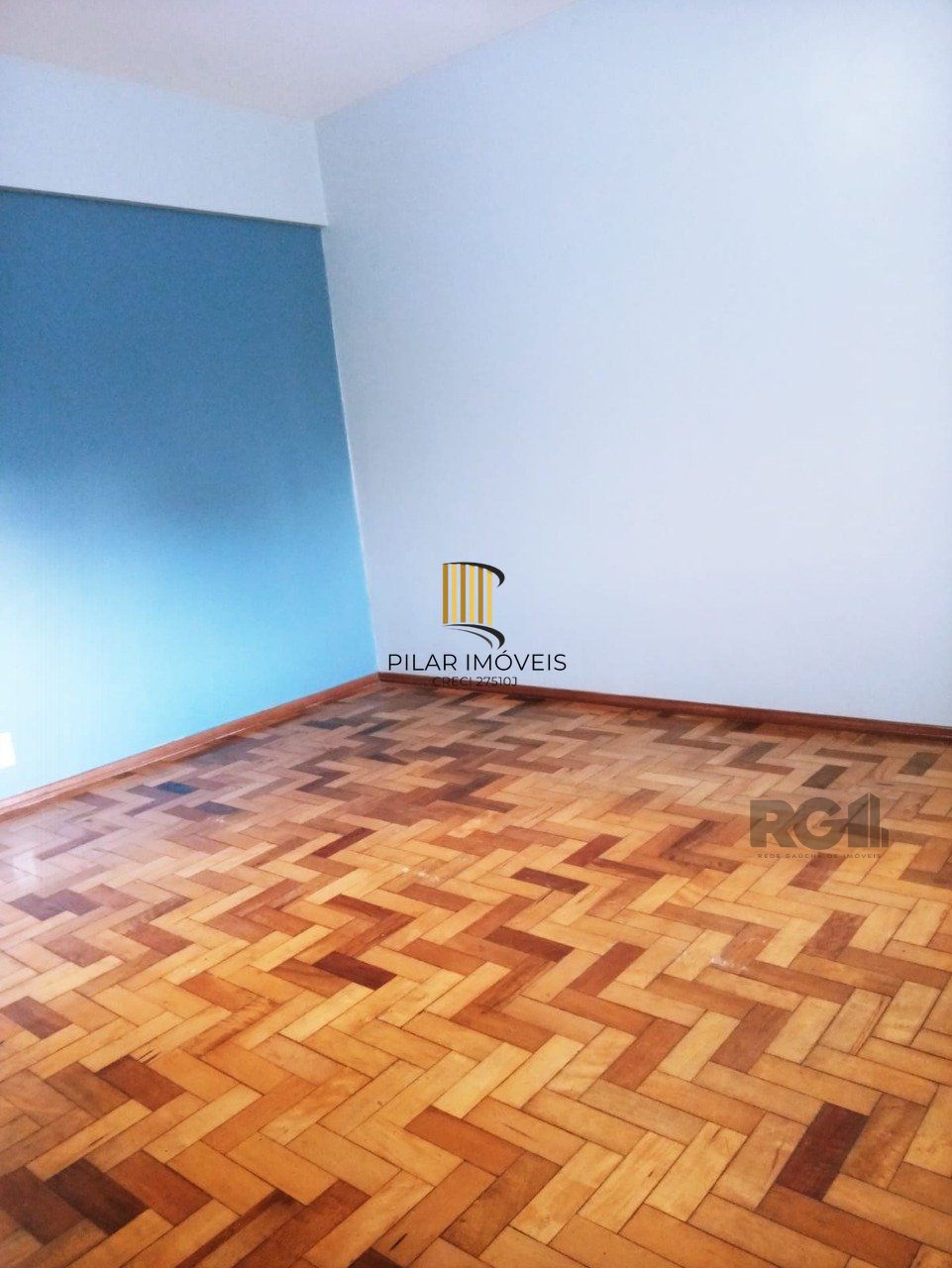 Apartamento 2 quartos, 2 banheiros e garagem na Cidade Baixa.