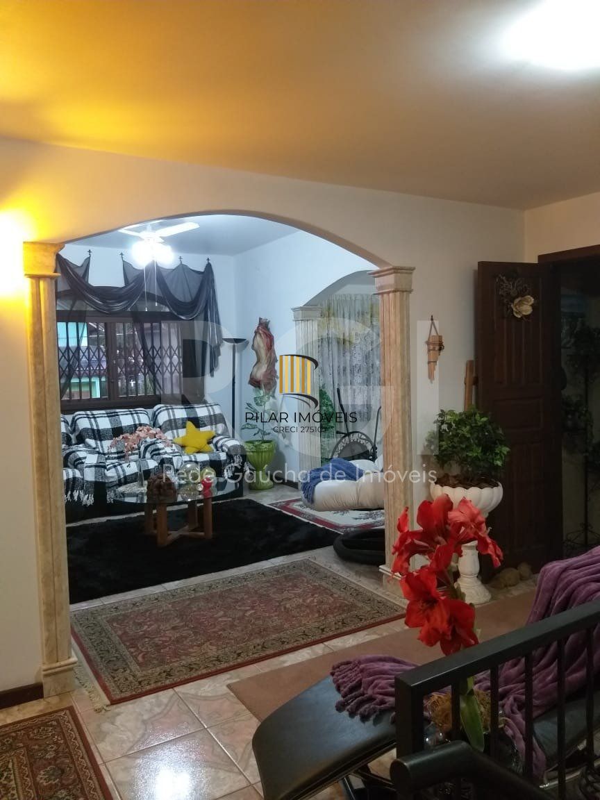 Casa para Venda - 750m², 6 dormitórios, sendo 3 suites, 4 vagas - Partenon