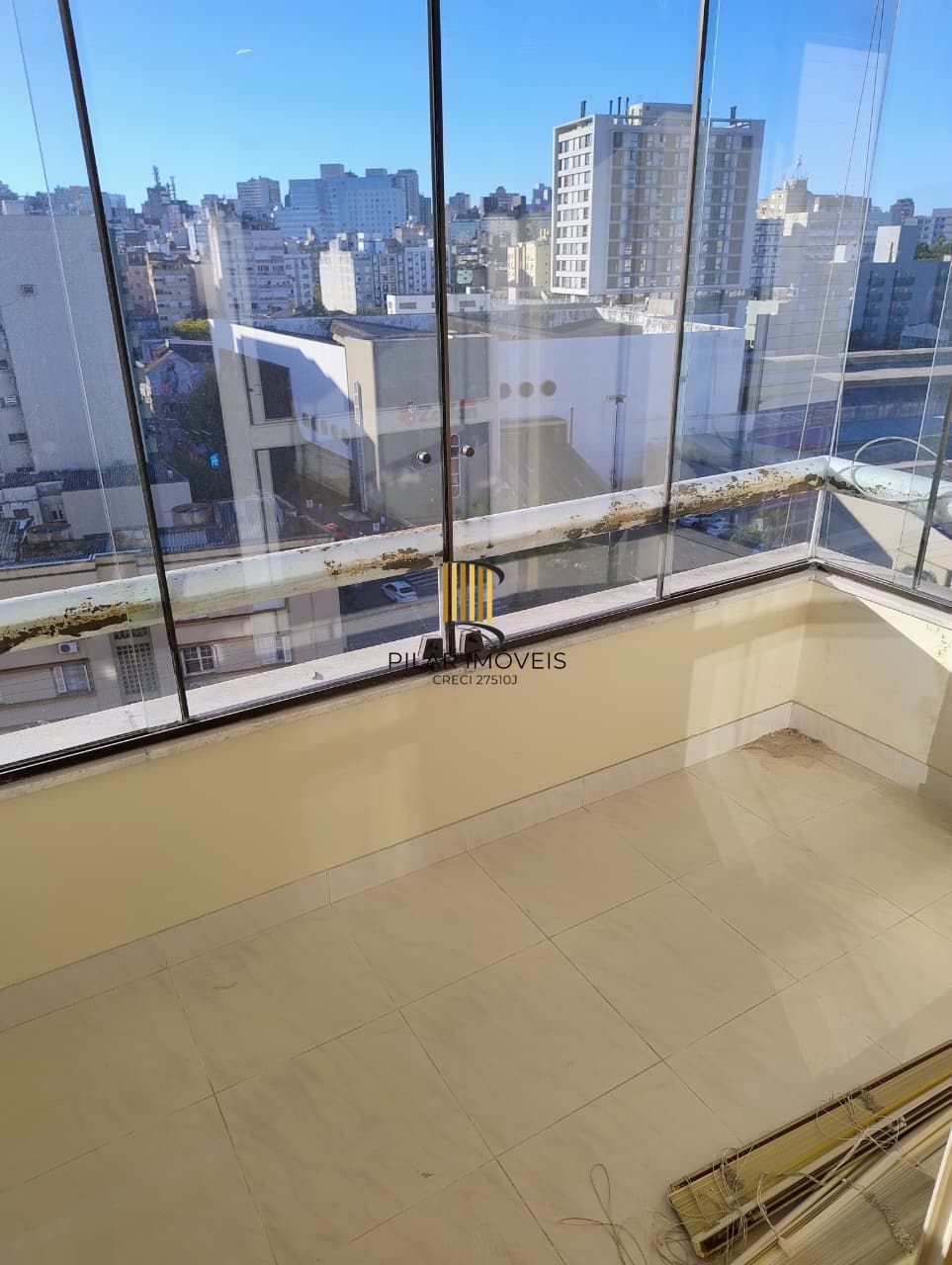 Apartamento 2 quartos, sacada com churrasqueira e  garagem no bairro Cidade Baix