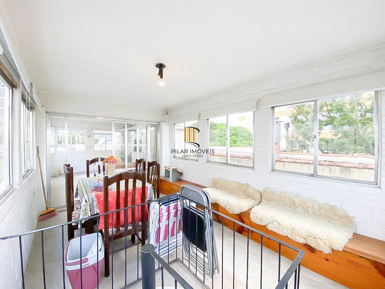 Duplex à venda no Rio Branco com 2 dormitórios, salão privativo e 2 vagas