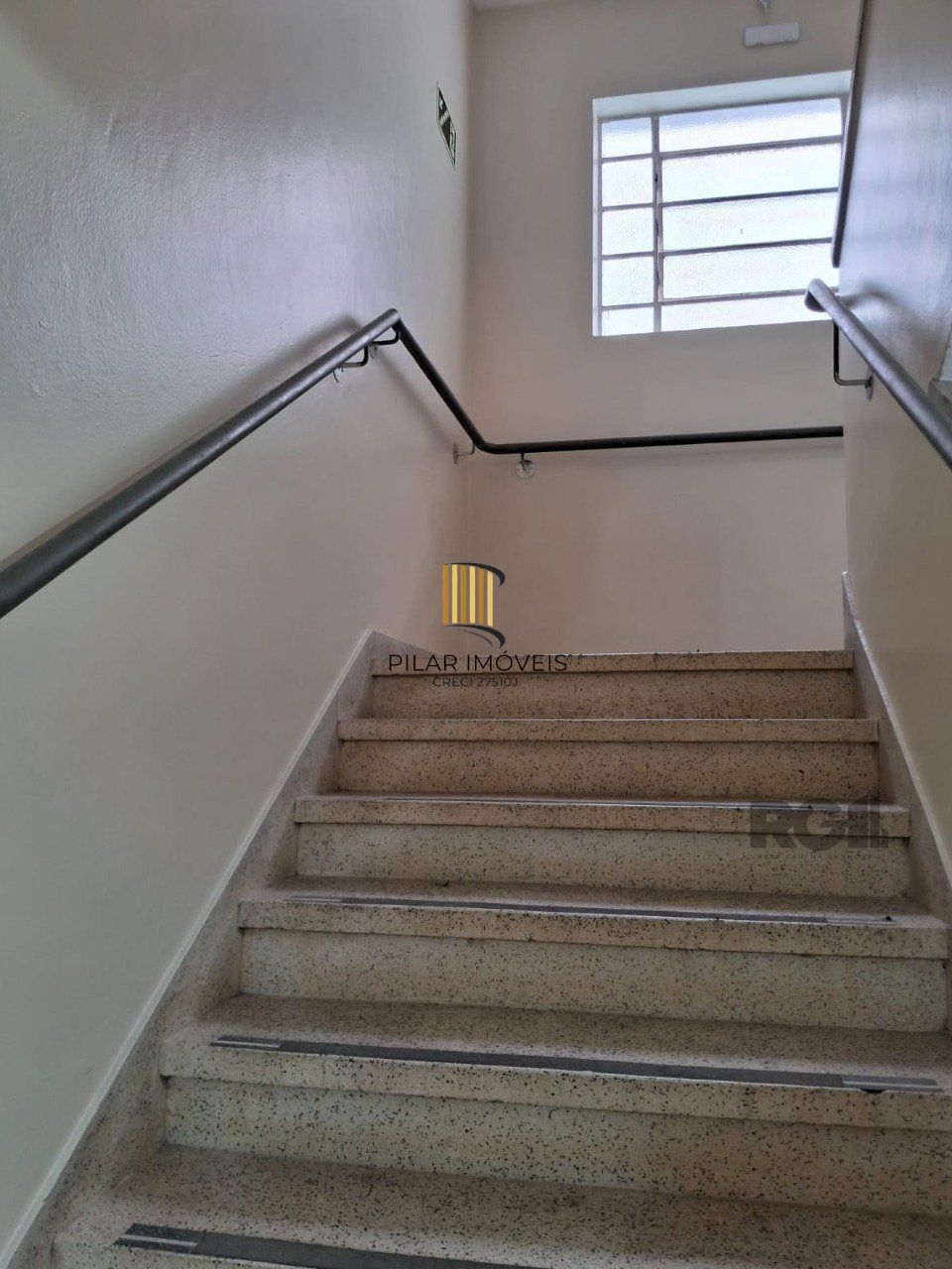 Apartamento  com 2 quartos, desocupado em frente ao zaffari  na Cidade Baixa!