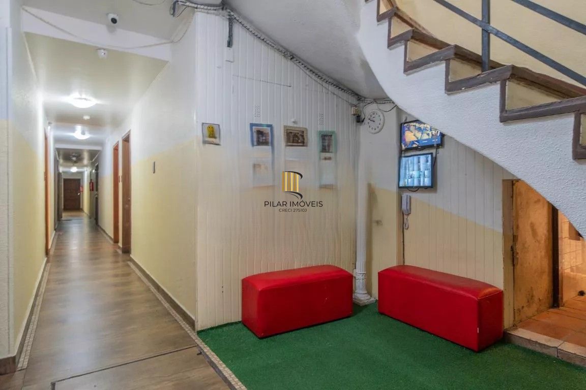Apartamento JK à venda na Cidade Baixa.