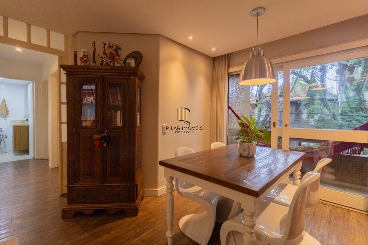 Apartamento 2 Dorm (1 Suíte) com 2 Banheiros, Vaga e Varanda – 87m² na Floresta