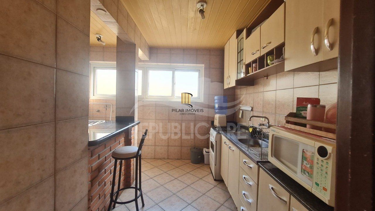 Apartamento de 2 dormitórios, mobiliado.