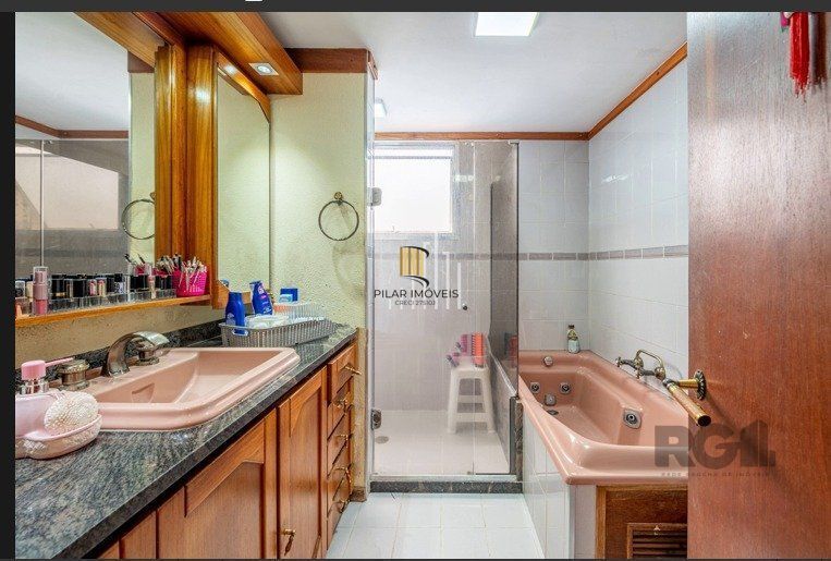 Apartamento  4 dormitórios, suite, de frente com sacada, 3 vagas de garagem, bai