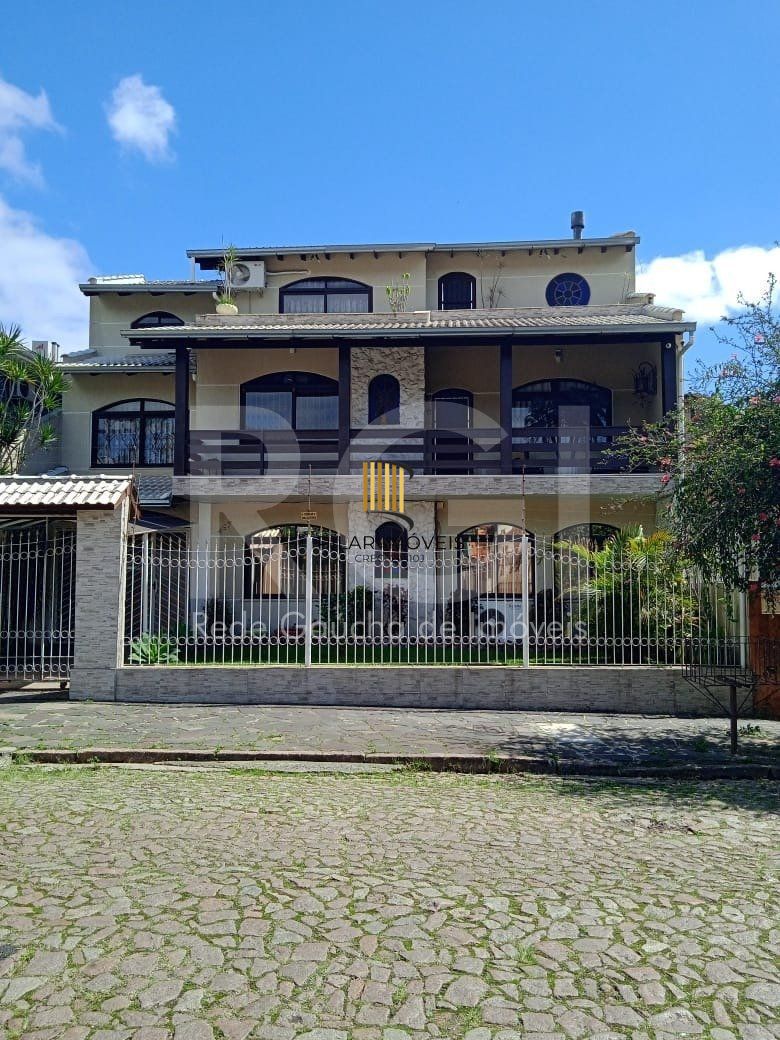 Casa para Venda - 750m², 6 dormitórios, sendo 3 suites, 4 vagas - Partenon
