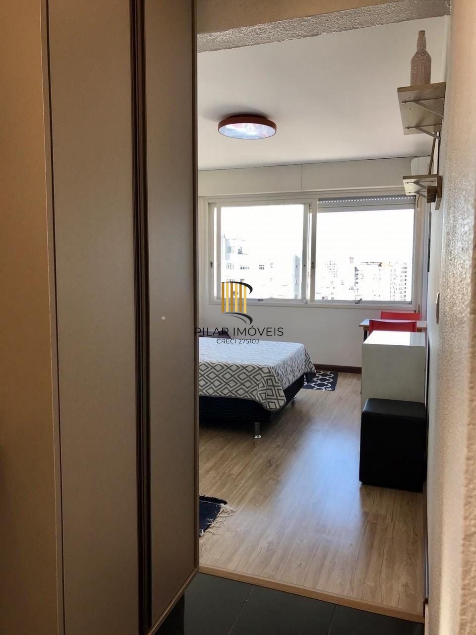 🏙️ Procurando um investimento com alto retorno? Este JK no Centro Histórico de Porto Alegre é perfeito para Airbnb! 🏡