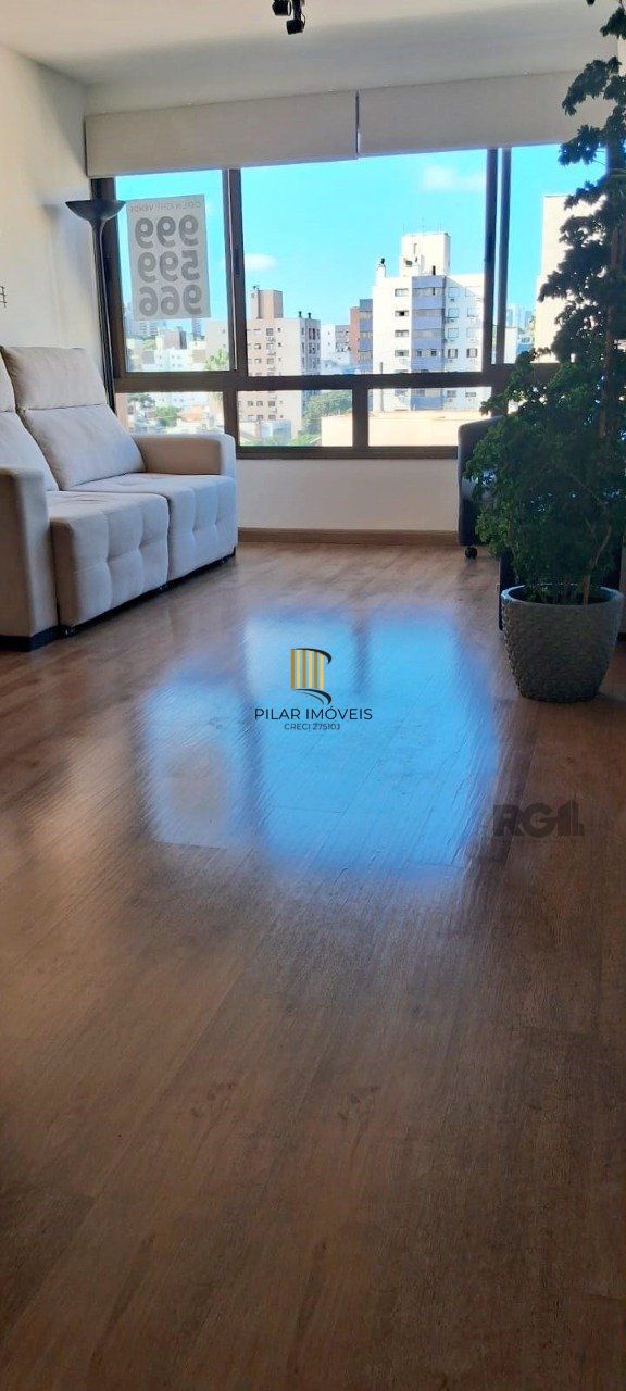 Apartamento 02 dormitórios alto padrão, bairro São João, com 02 vagas cobertas