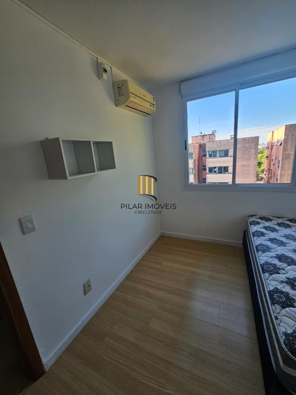 Apartamento-02-Garagem-Bairro Medianeira.