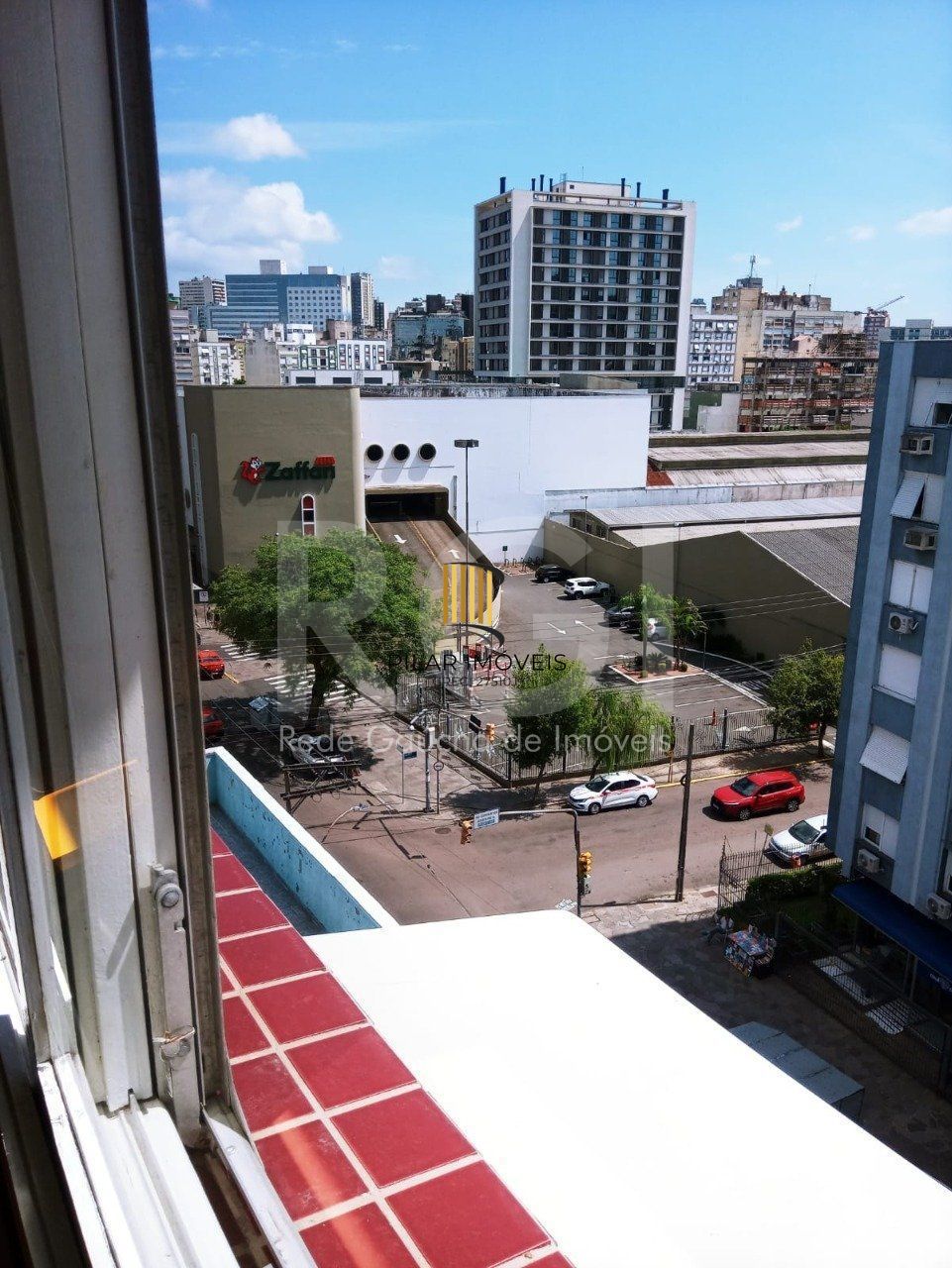 Apartamento desocupado, 2 quartos, andar alto, garagem  na Cidade Baixa.