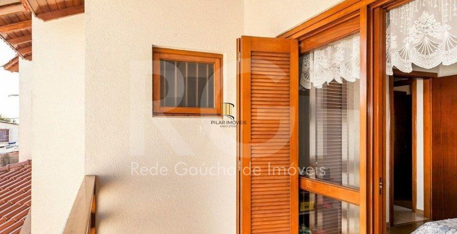 Casa para Venda - 287m², 4 dormitórios, sendo 1 suites, 4 vagas - Partenon