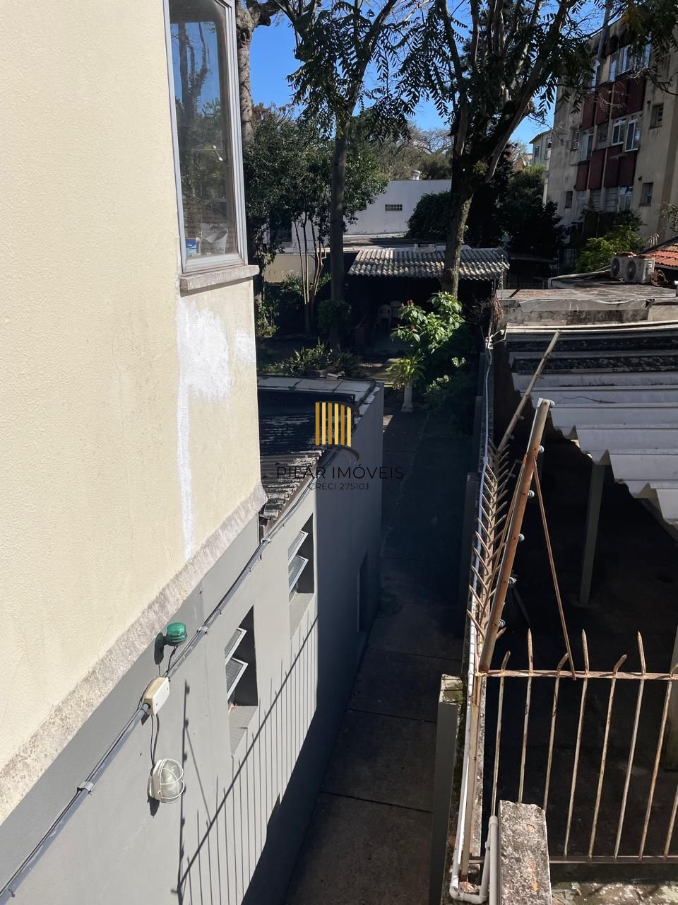 Na José do Patrocínio, um endereço tradicional e cheio de conveniência, apresento este JK amplo