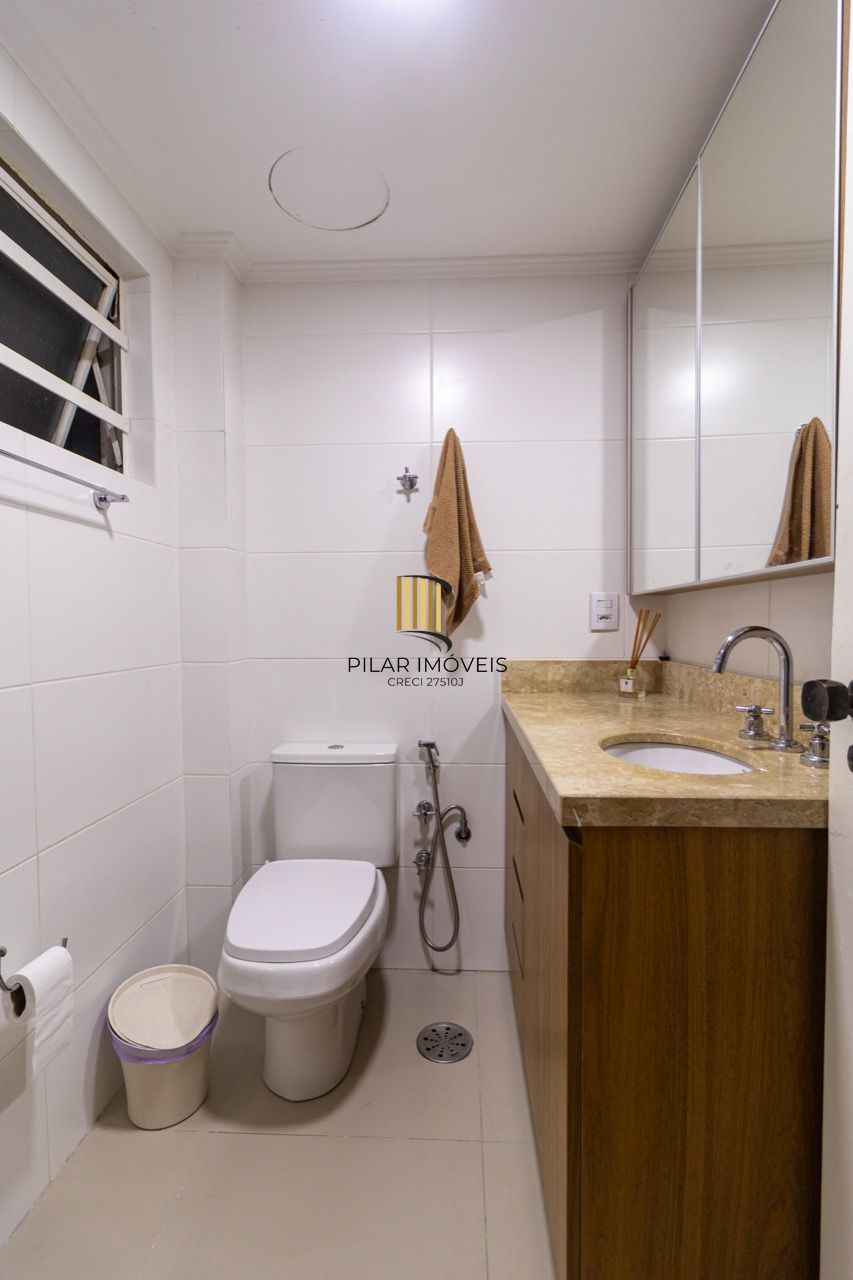 Apartamento 2 Dorm (1 Suíte) com 2 Banheiros, Vaga e Varanda – 87m² na Floresta