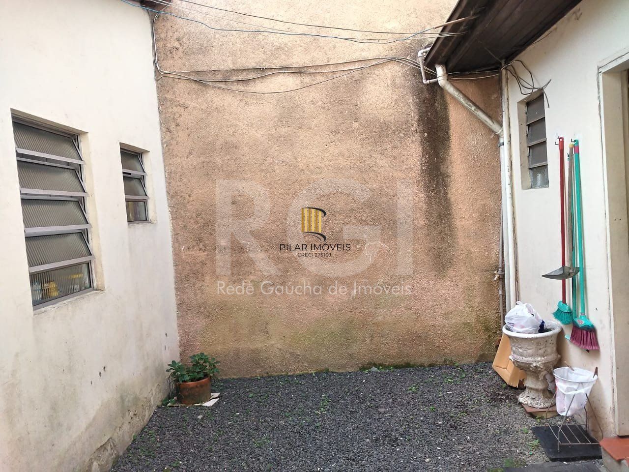 Casa para Venda - 130m², 2 dormitórios, 1 vaga - Cidade Baixa