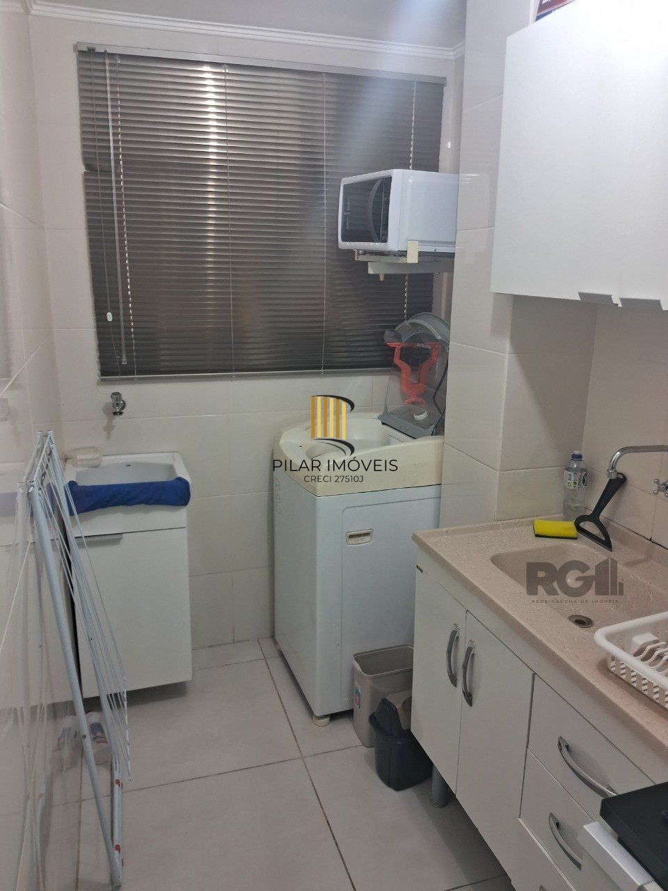 JK reformado na Cidade Baixa com portaria e elevador