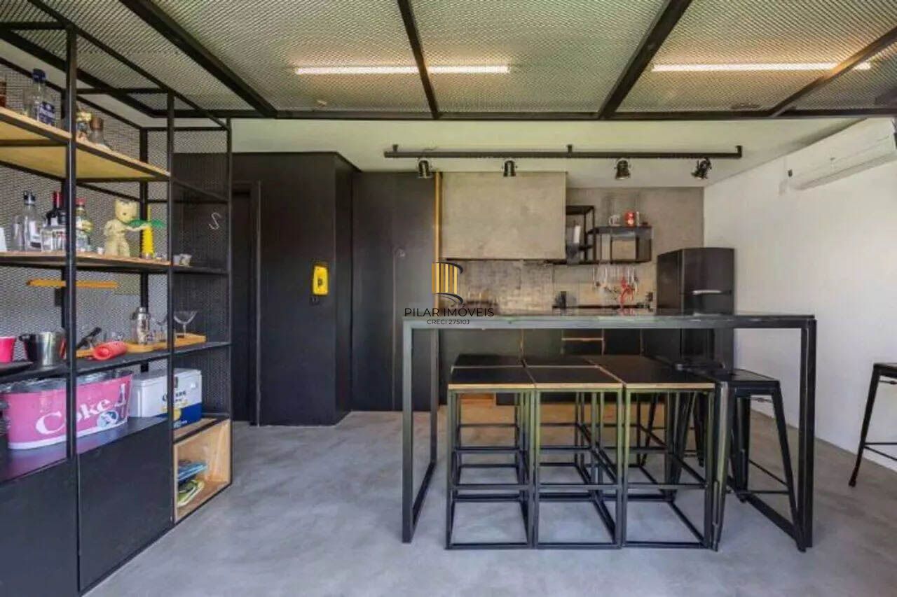 COBERTURA DE 151M², 2 DORMITÓRIOS, 1 SUÍTE, 2 VAGAS - BAIRRO PETRÓPOLIS