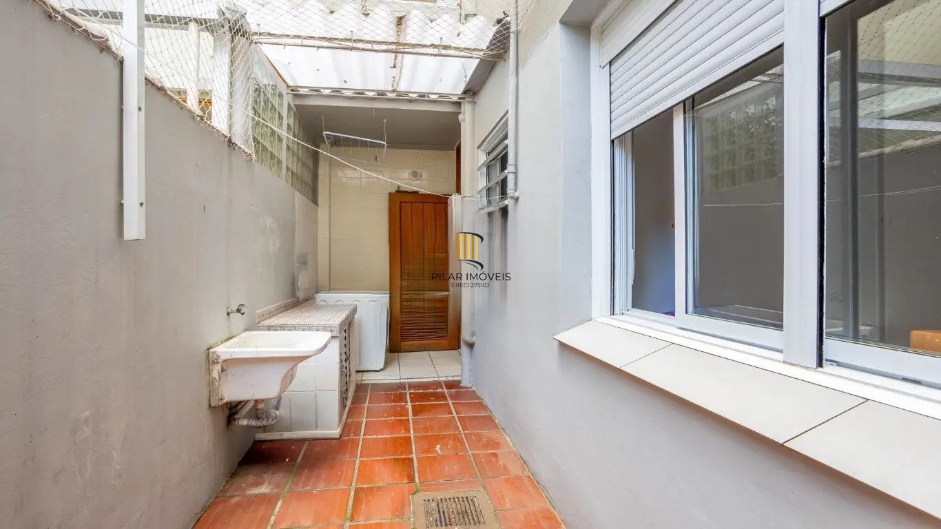 Apartamento de 2 dormitórios no centro histórico de Poa