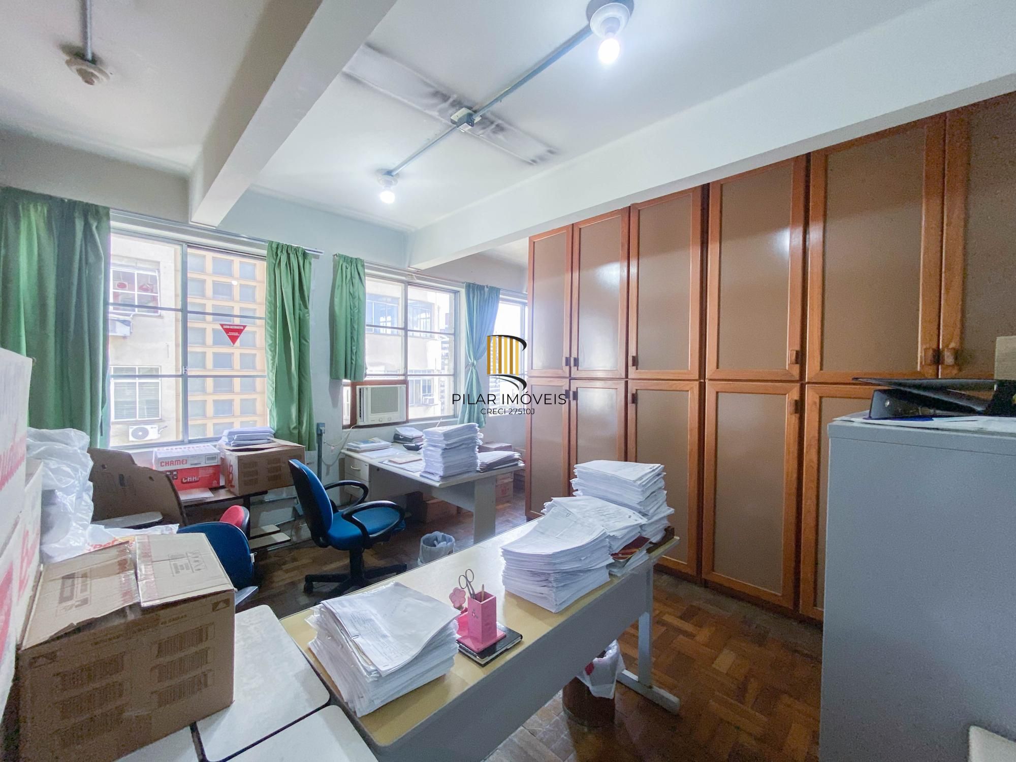 Sala Comercial Vista para o Guaíba, 2 Ambientes e Banheiro - Galeria do Rosário - Pilar Imóveis