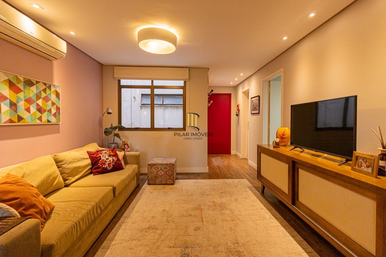 Apartamento 2 Dorm (1 Suíte) com 2 Banheiros, Vaga e Varanda – 87m² na Floresta