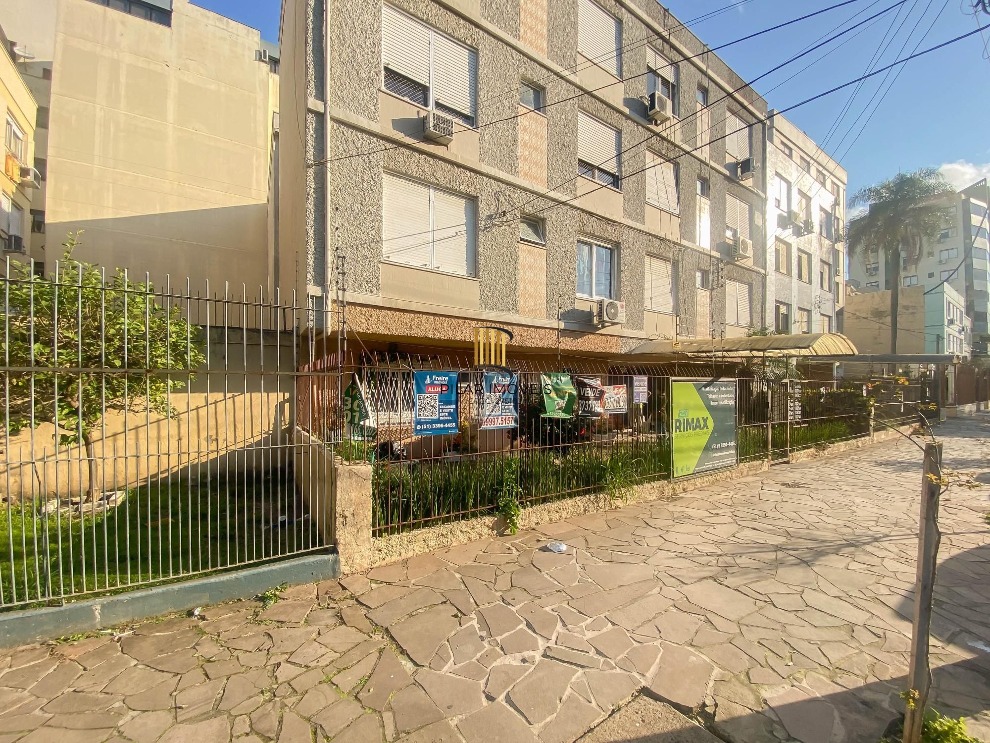 Apartamento térreo com pátio privativo e 1 dormitório no Menino Deus