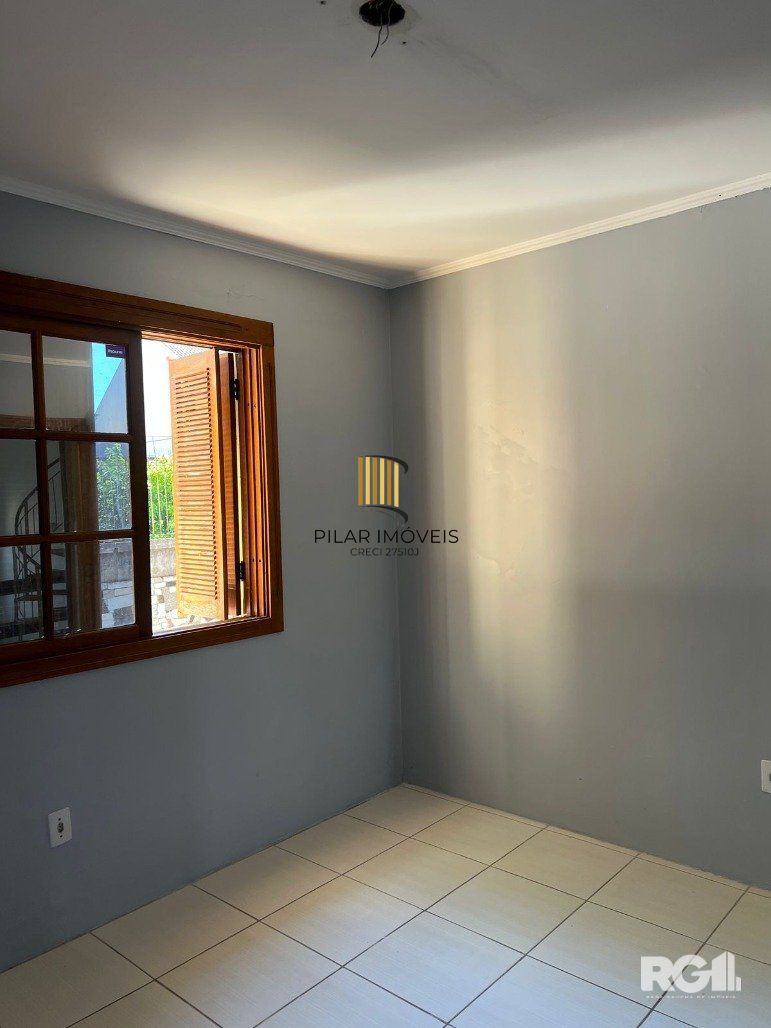 Casa 4 dormitórios, com sacada e amplo terraço