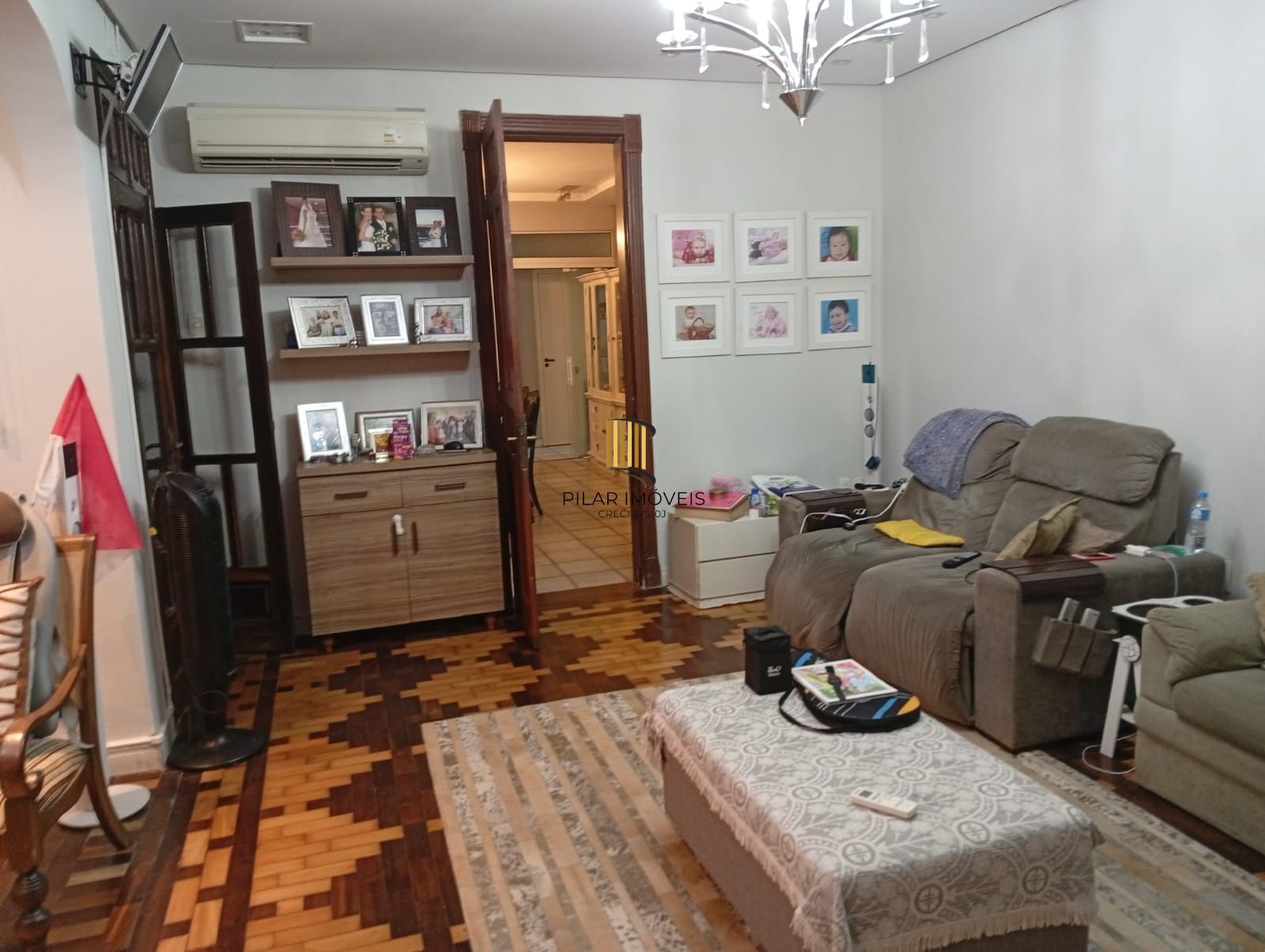 Casa com 5 quartos , 7 banheiros e pátio!