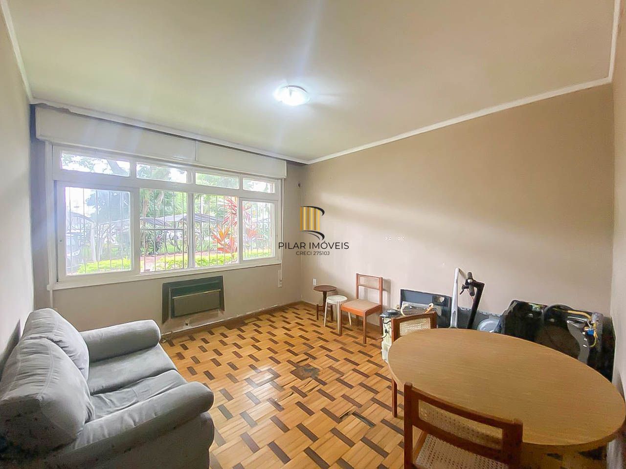 Apartamento 2 Dormitórios com Vaga Coberta no Menino Deus – Av. Ganzo, de Frente - Pilar Imóveis